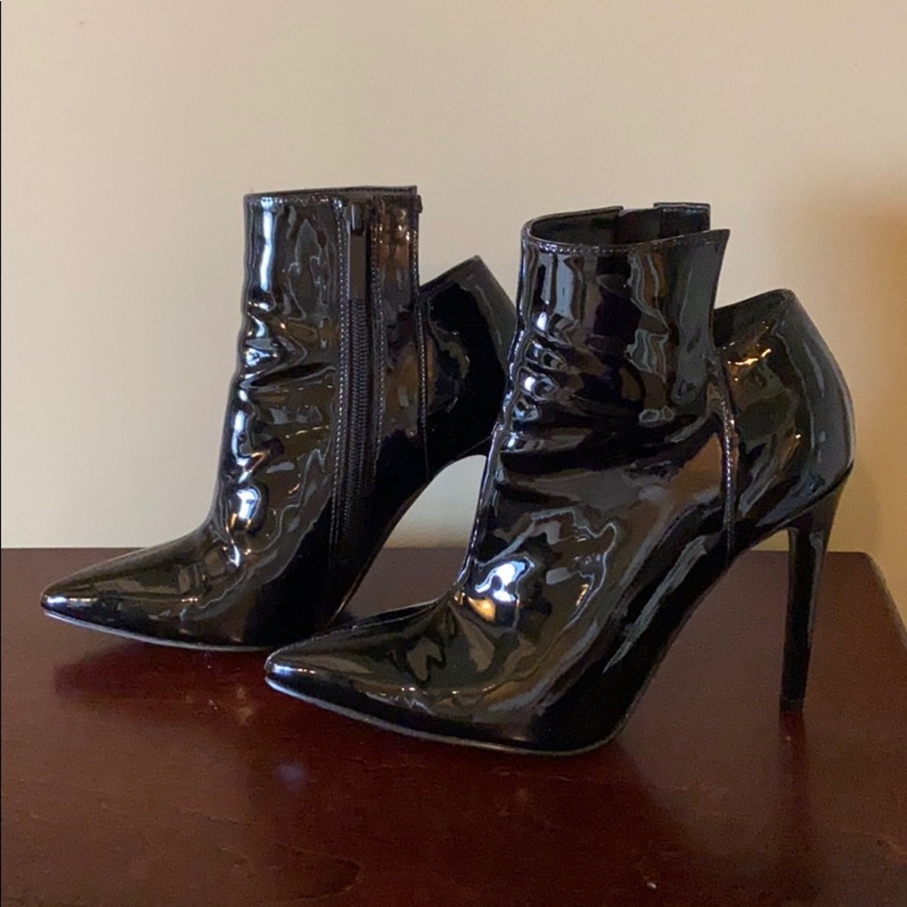 NWOT Kendall & Kylie Patent leather booties.